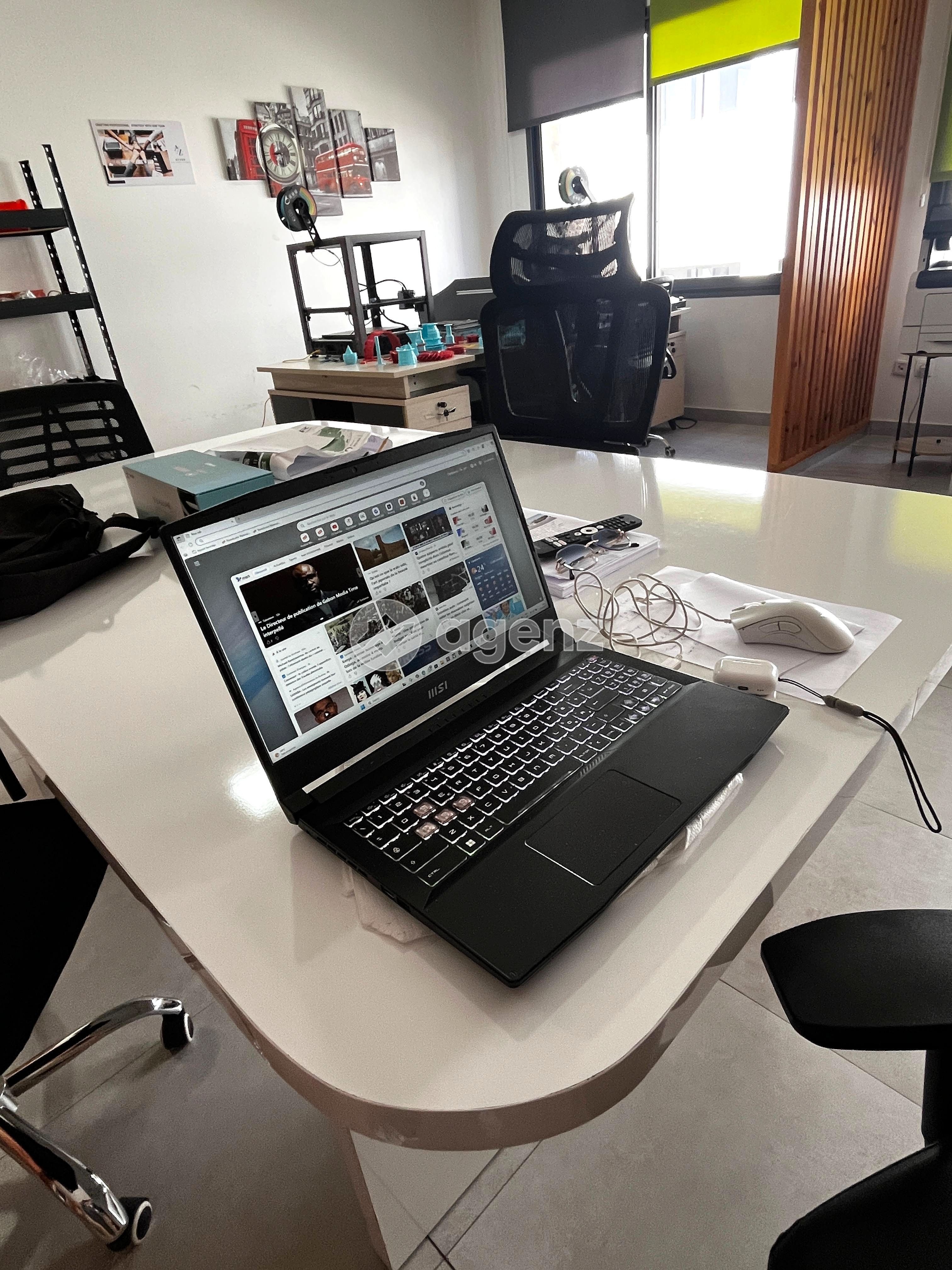 Bureau Meublé Clé en Main 54m² | Salle de Réunion + Écran 70" | Ichrak Lissasfa — 2