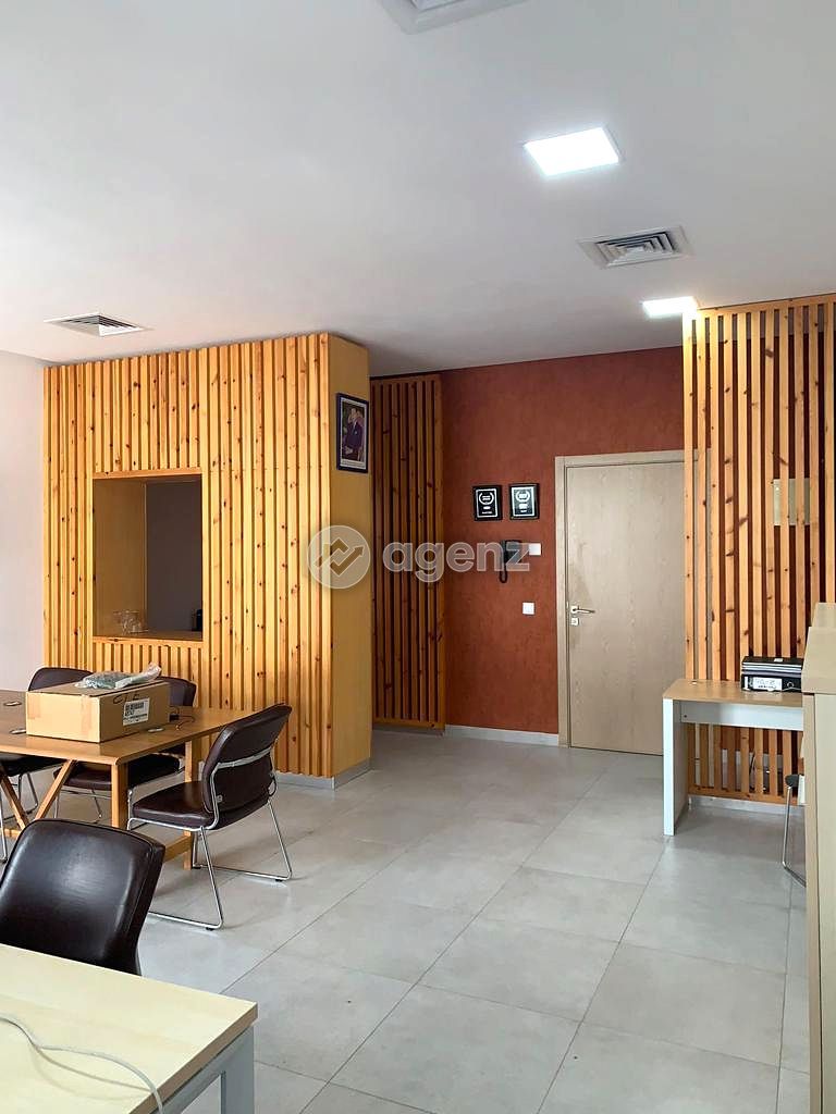 Bureau Meublé Clé en Main 54m² | Salle de Réunion + Écran 70" | Ichrak Lissasfa — 4
