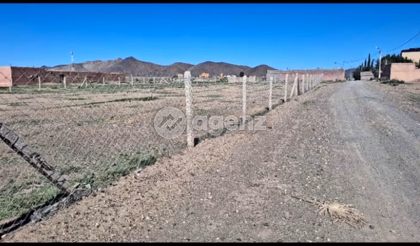 Vente terrain avec VNA route de Casa