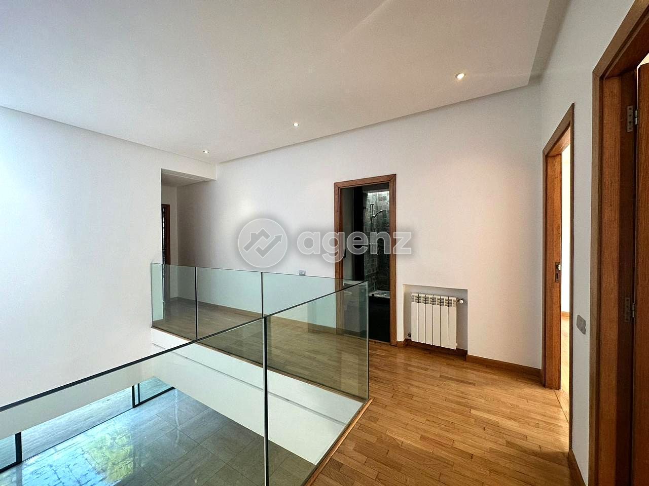 Élégant Villa de 5 chambres à louer à Ain Diab Extension — 3