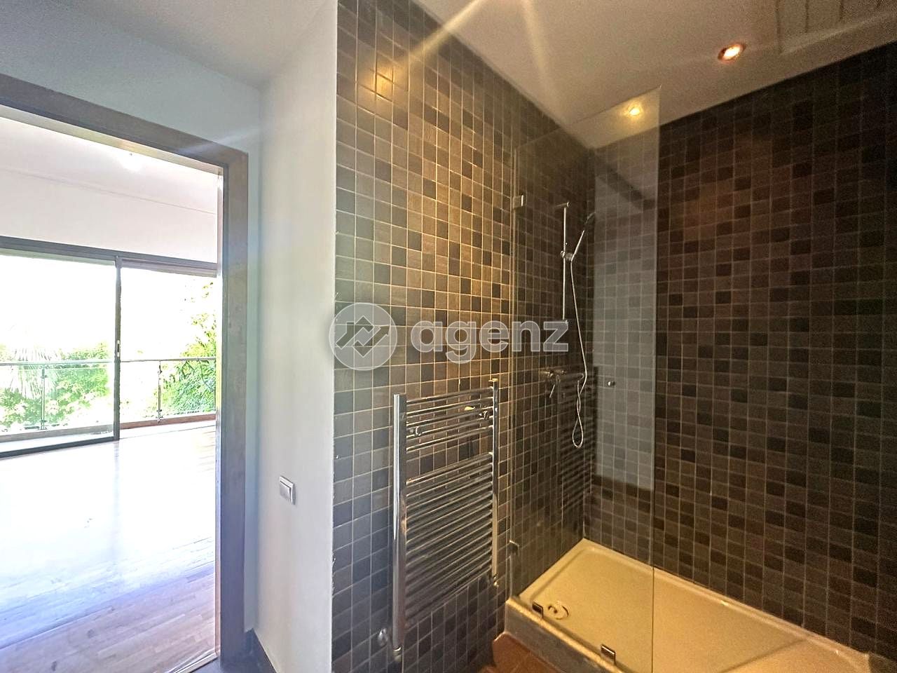 Élégant Villa de 5 chambres à louer à Ain Diab Extension — 4