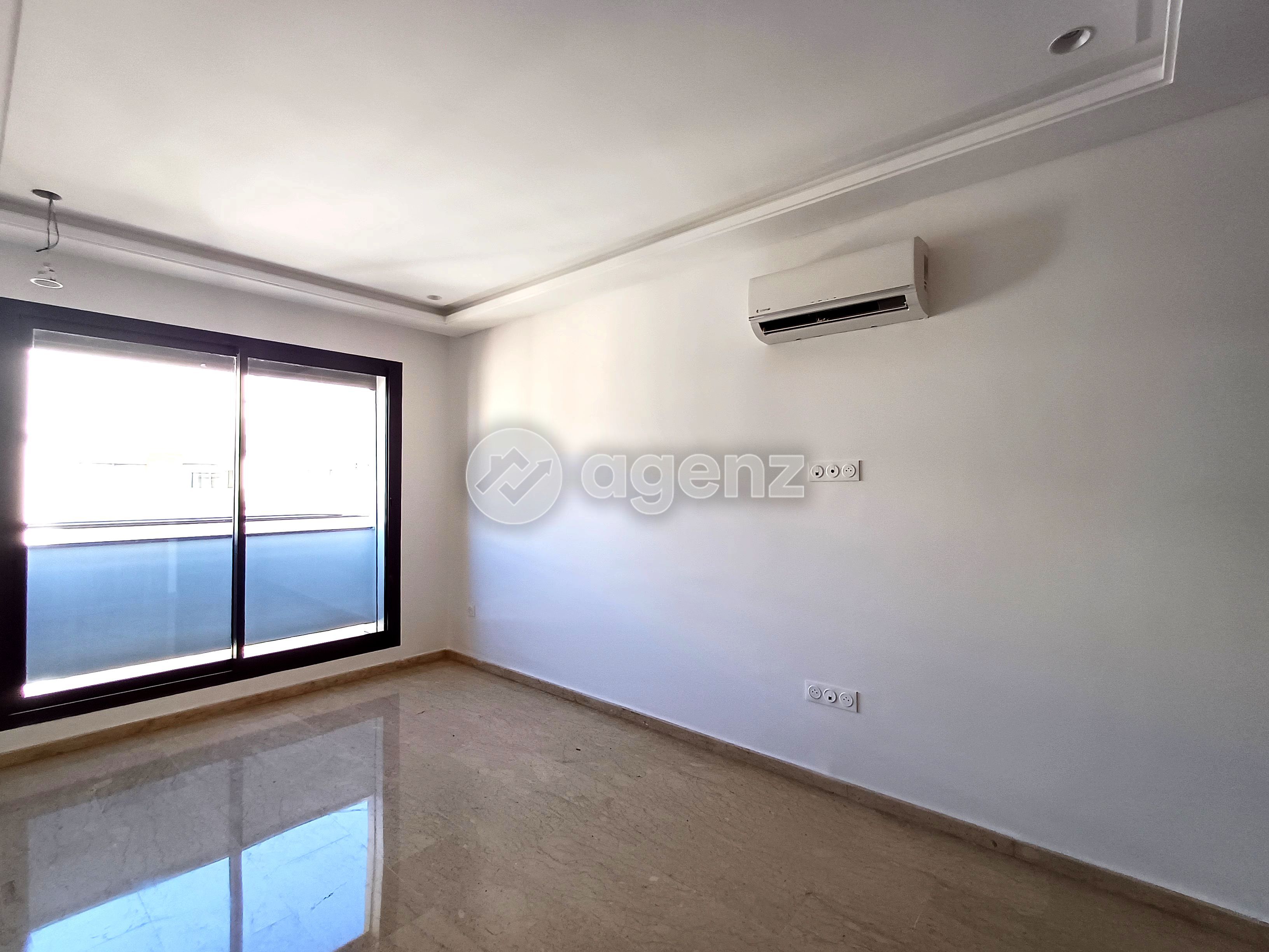 Magnifique Appartement de 1 chambre à vendre à Gauthier — 2