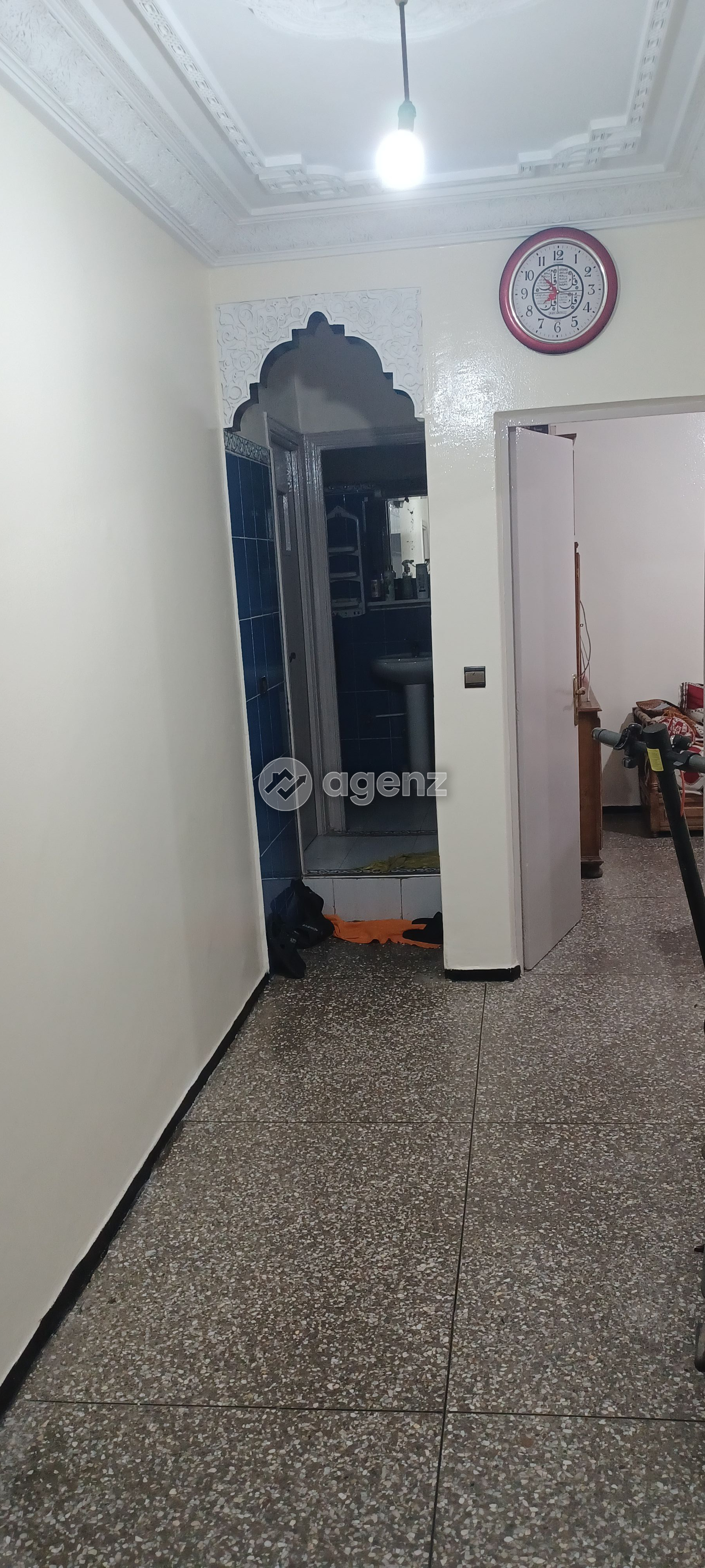 Authentique appartement de 3 chambres à vendre à Hay Adil