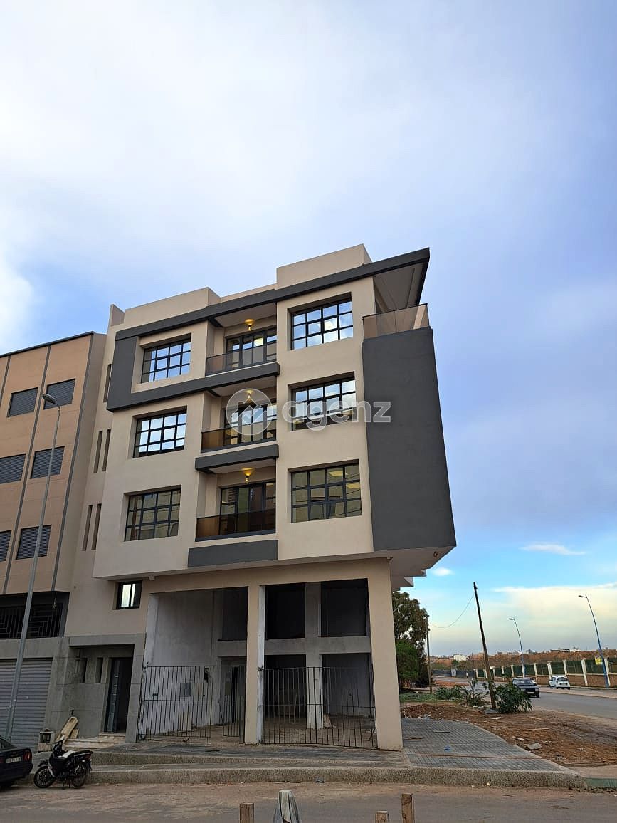 Magasin à vendre Angle grand boulevard Quartier Almaz Casablanca