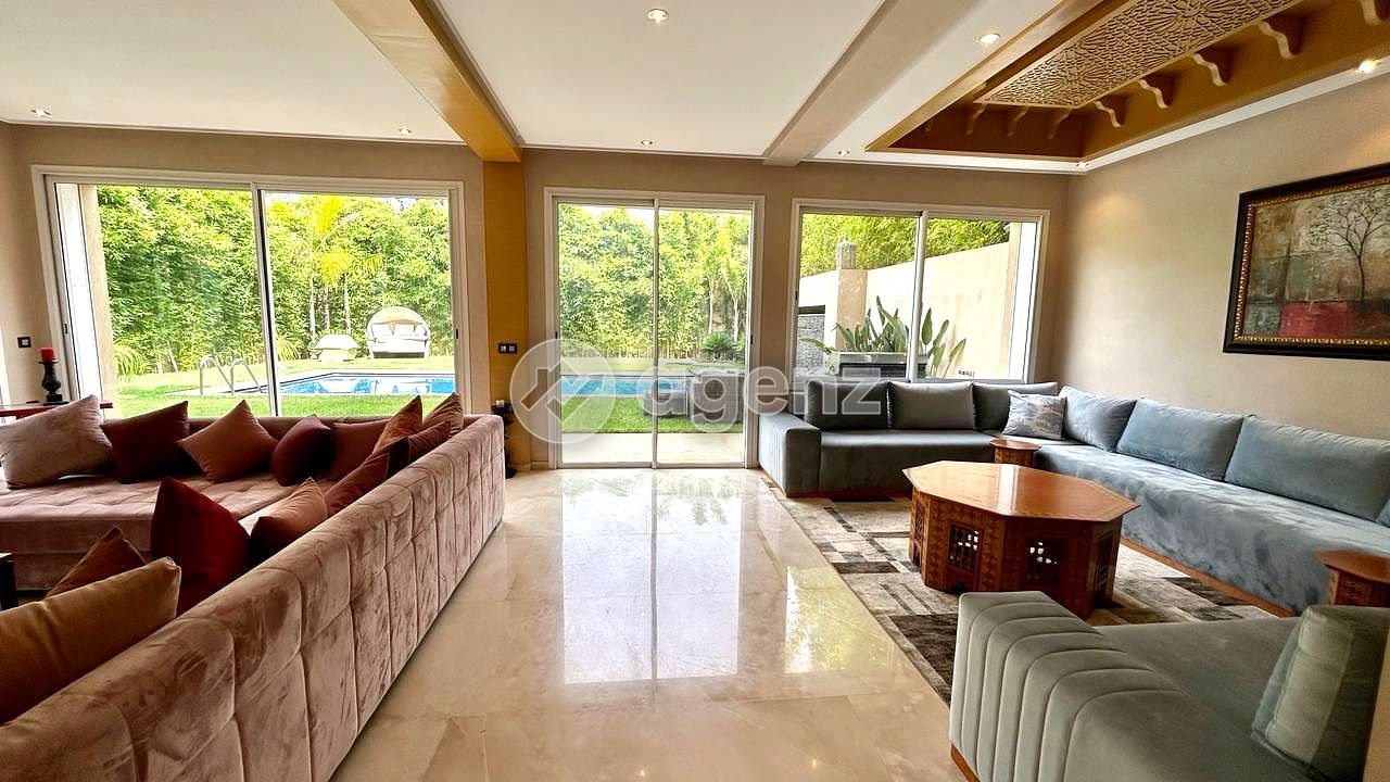 Prestigieuse villa avec piscine privée et grande terrasse sur le toit — 3