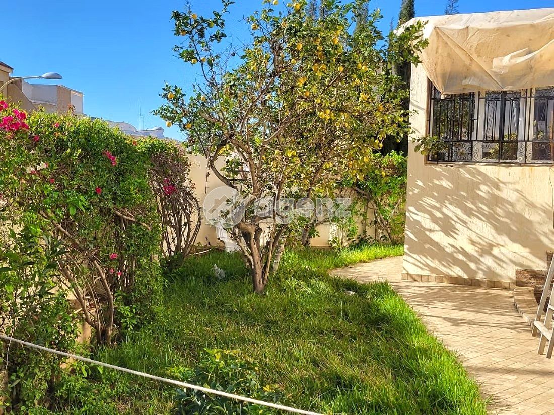 Superbe villa 3 façades à vendre à Sonaba 
Agadir 418 m² — 2