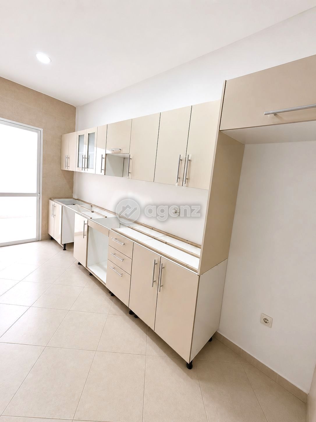 Appartements en portefeuille avec 3 chambres et 7 millions de soutien au logement - Tétouan — 2