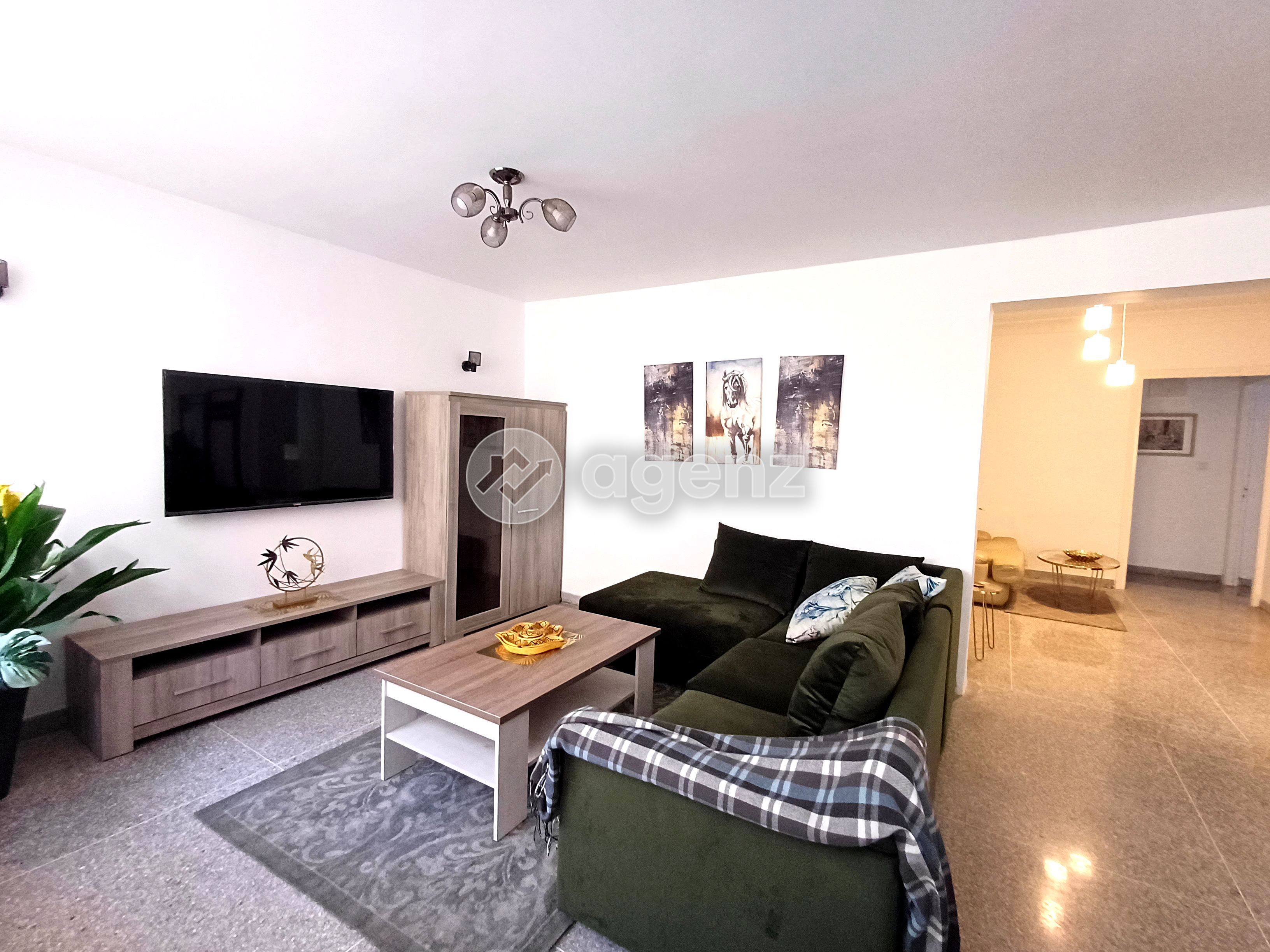 APPARTEMENT MEUBLÉ REFAIT À NEUF À LOUER