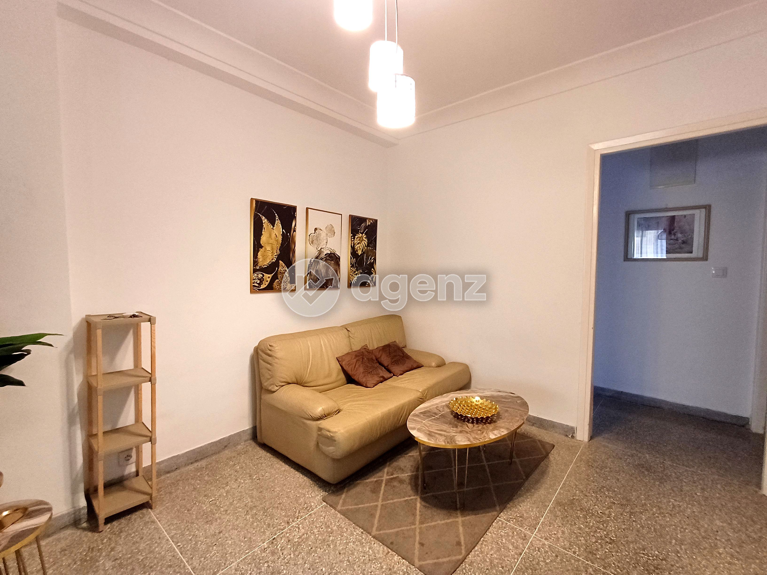 APPARTEMENT MEUBLÉ REFAIT À NEUF À LOUER — 5