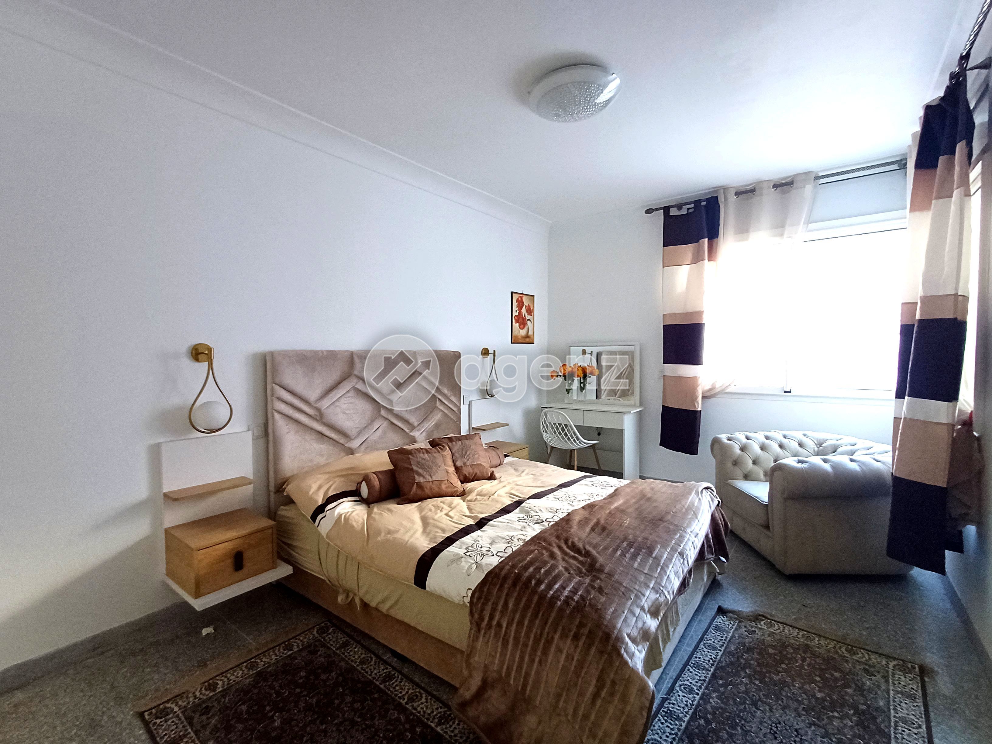 APPARTEMENT MEUBLÉ REFAIT À NEUF À LOUER — 2