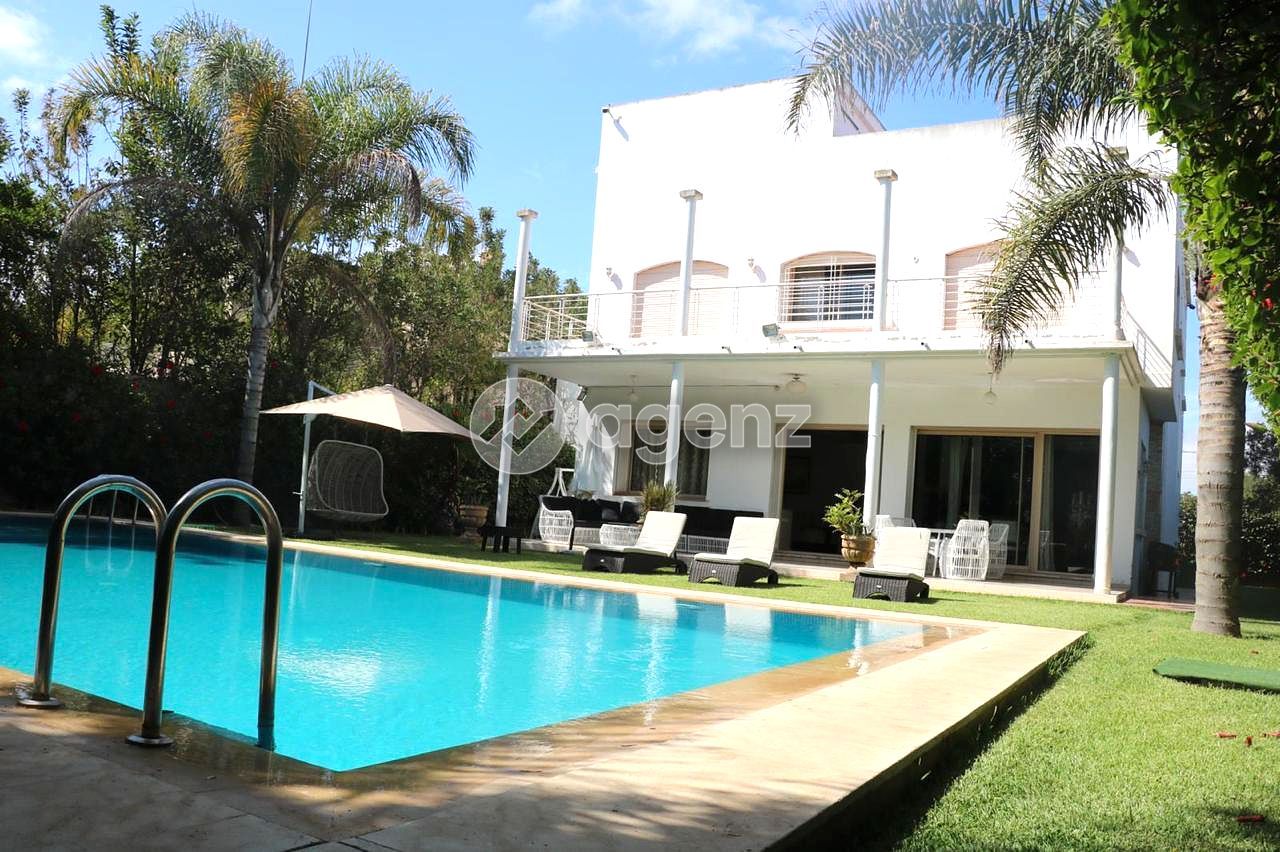 Charmante Villa de 6 chambres à vendre à Bouskoura Ville