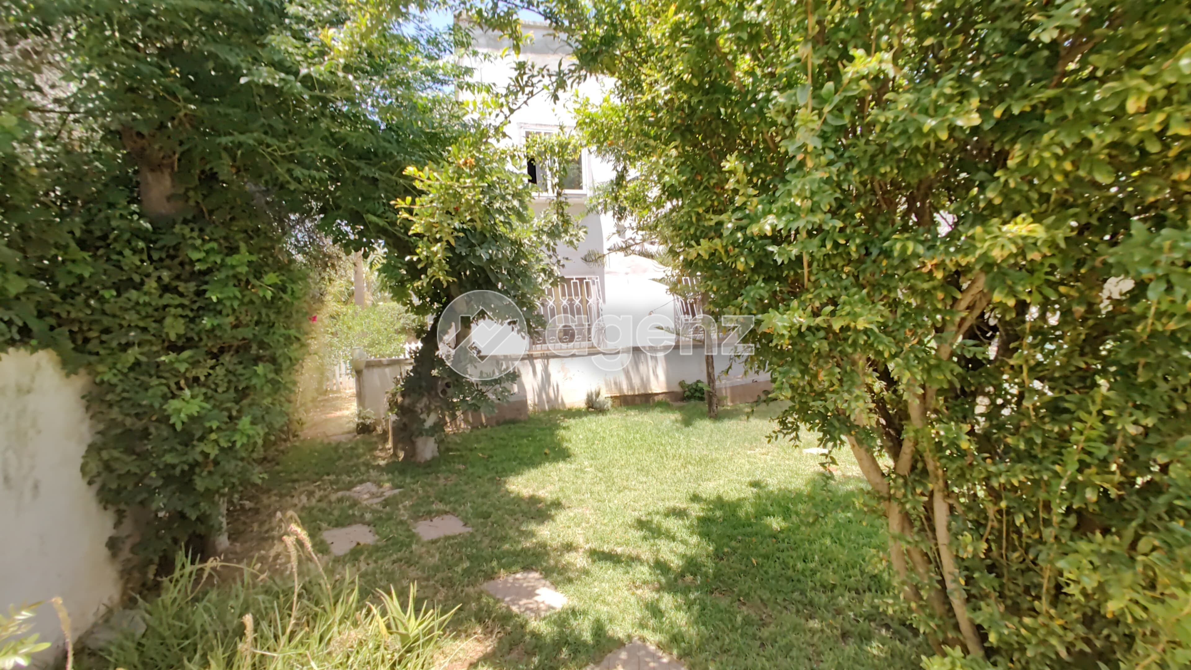 Villa à rénover - Sans vis-à-vis — 3