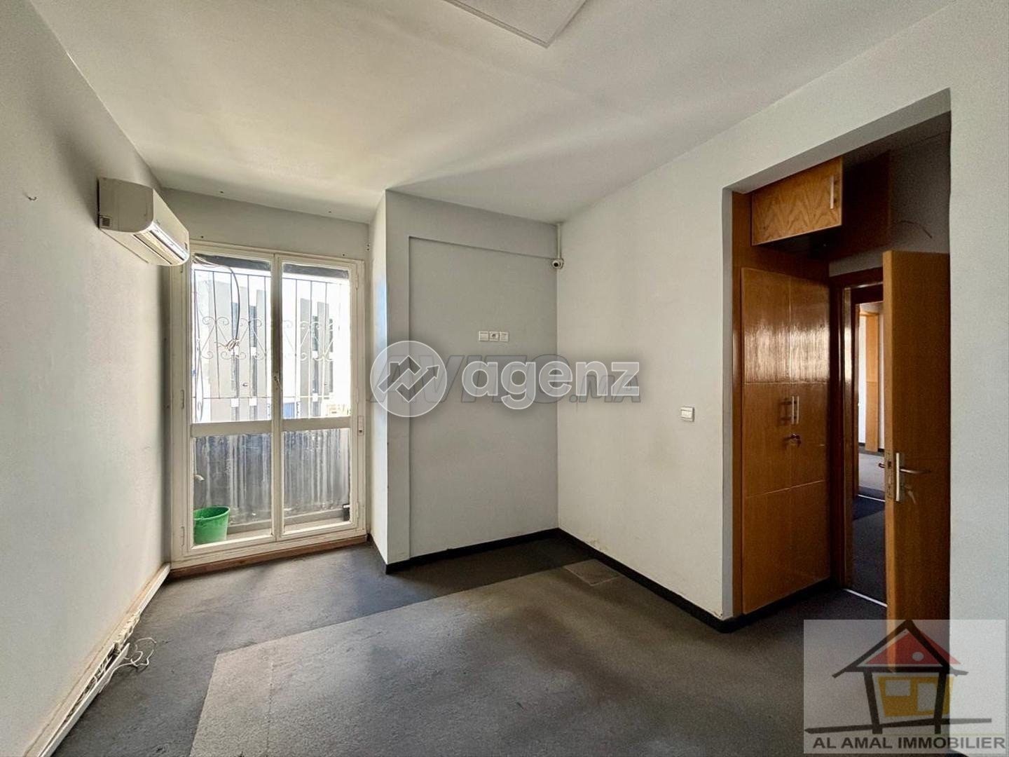 Bureau a vendre les princesses  — 4