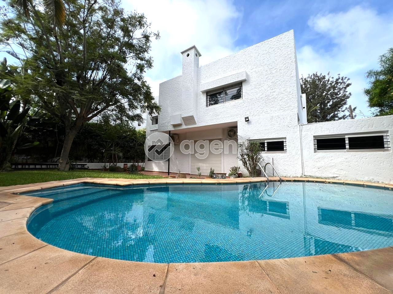 Villa à louer à CIL — 5