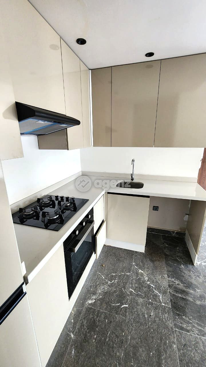 Authentique Appartement de 1 chambre à louer à Les Hôpitaux — 2