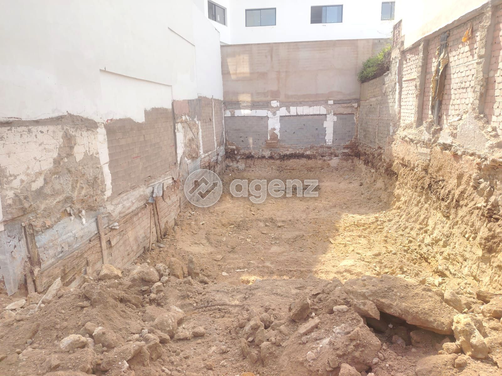 Terrain de 298 m² à Oasis - Casablanca — 2