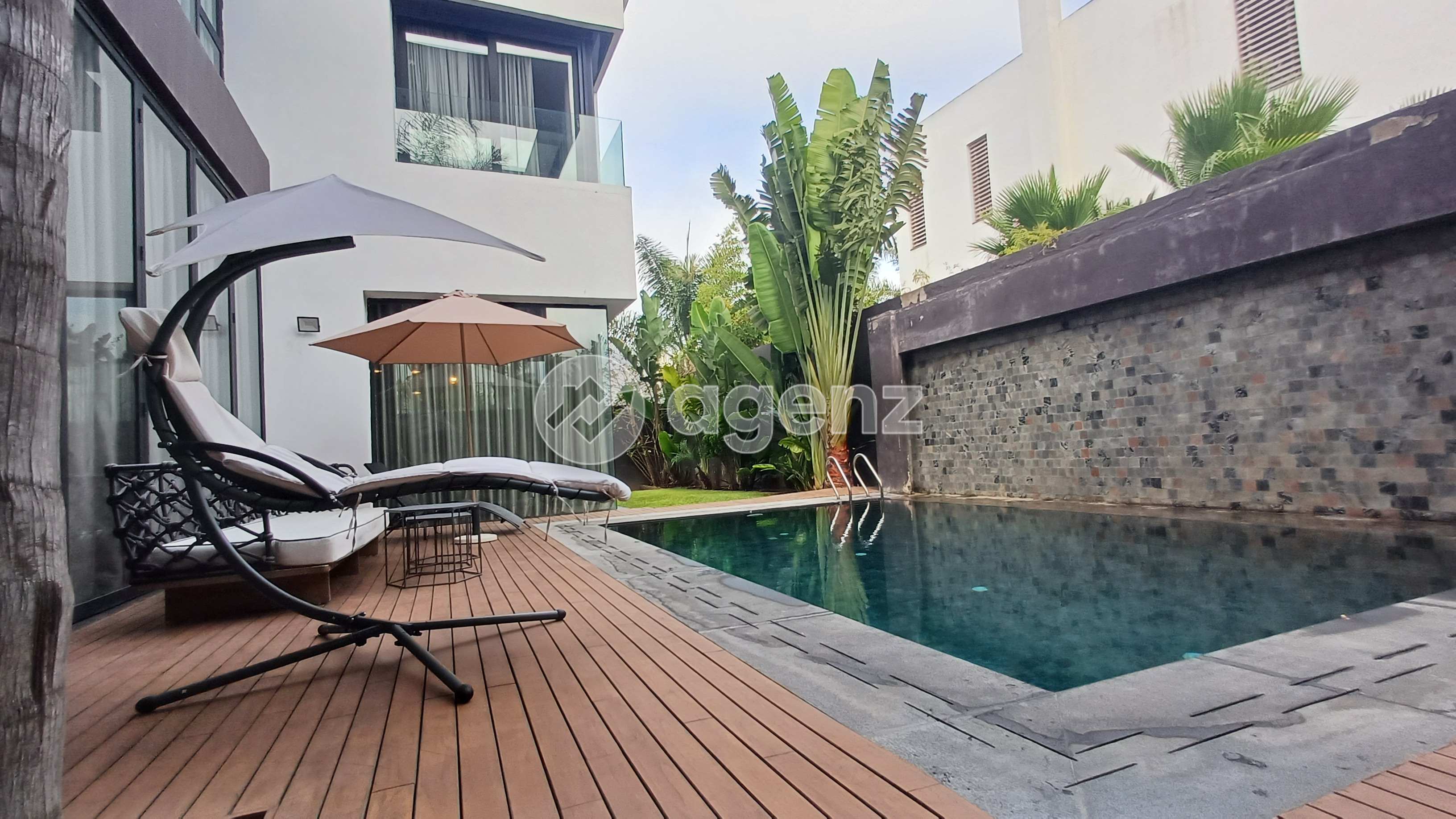Villa 520 m² à Longchamps — 2
