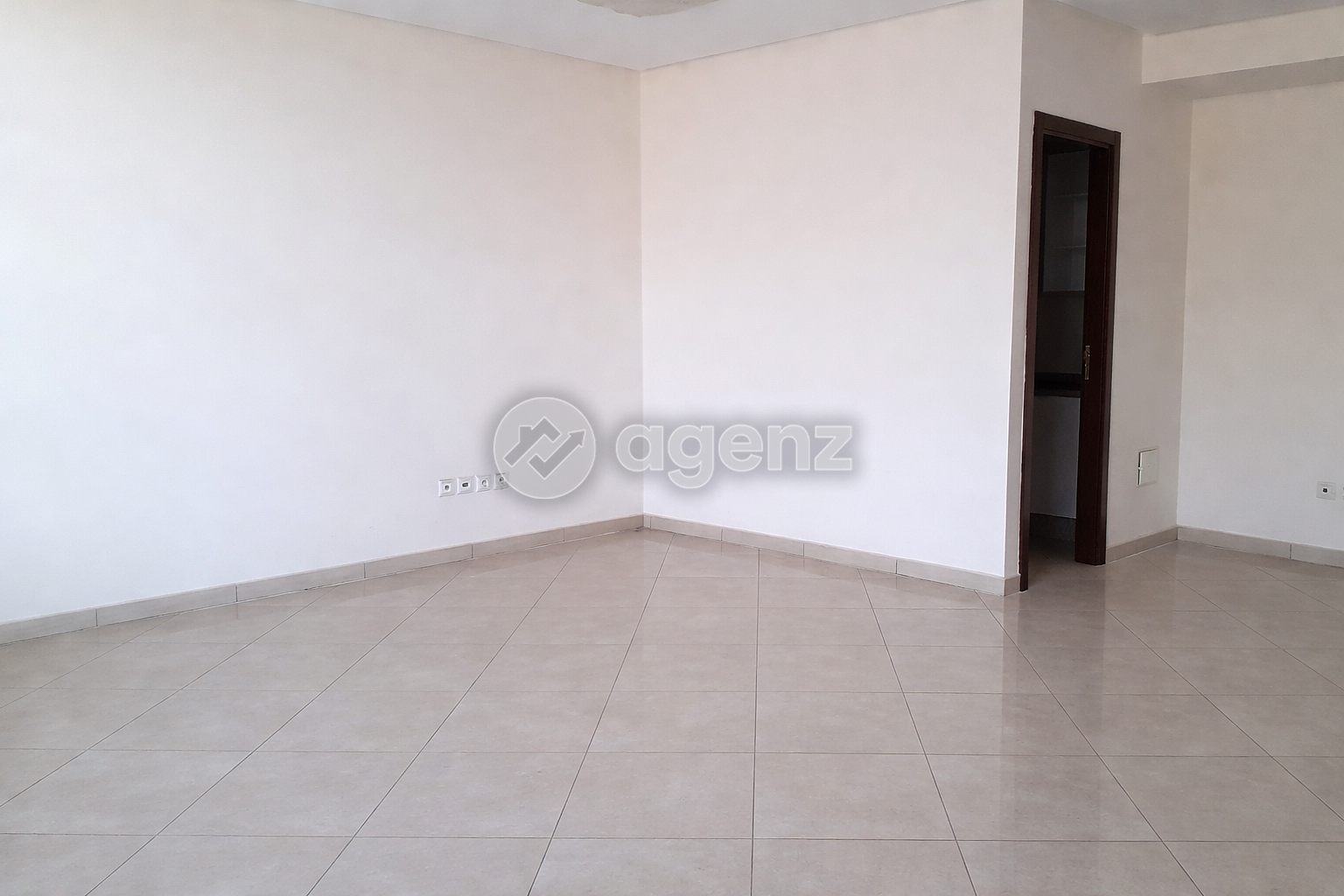 Prestigieux Bureau à louer à Sidi Maarouf — 4