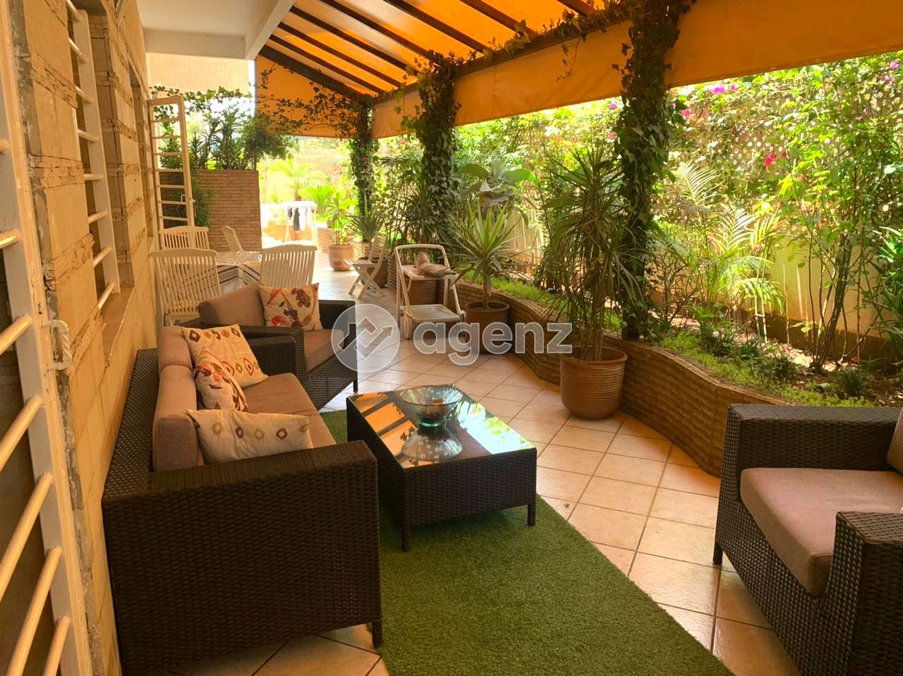 Superbe Appartement de 212 m2 avec Terrasse Verdoyante