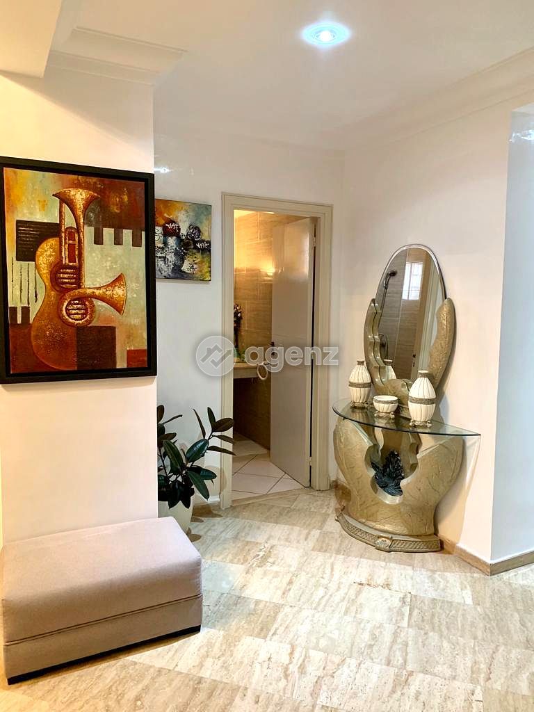 Superbe Appartement de 212 m2 avec Terrasse Verdoyante — 5
