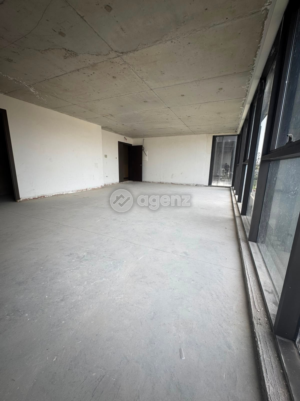 Bureau 72 m² à Franceville — 4