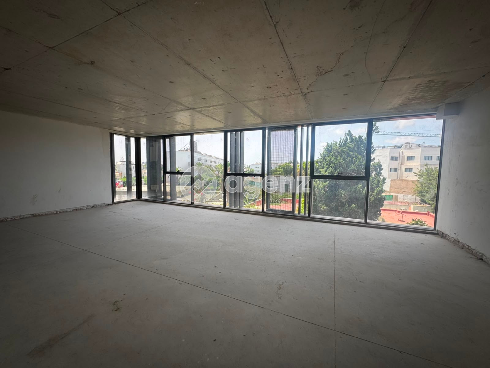 Bureau 72 m² à Franceville — 5