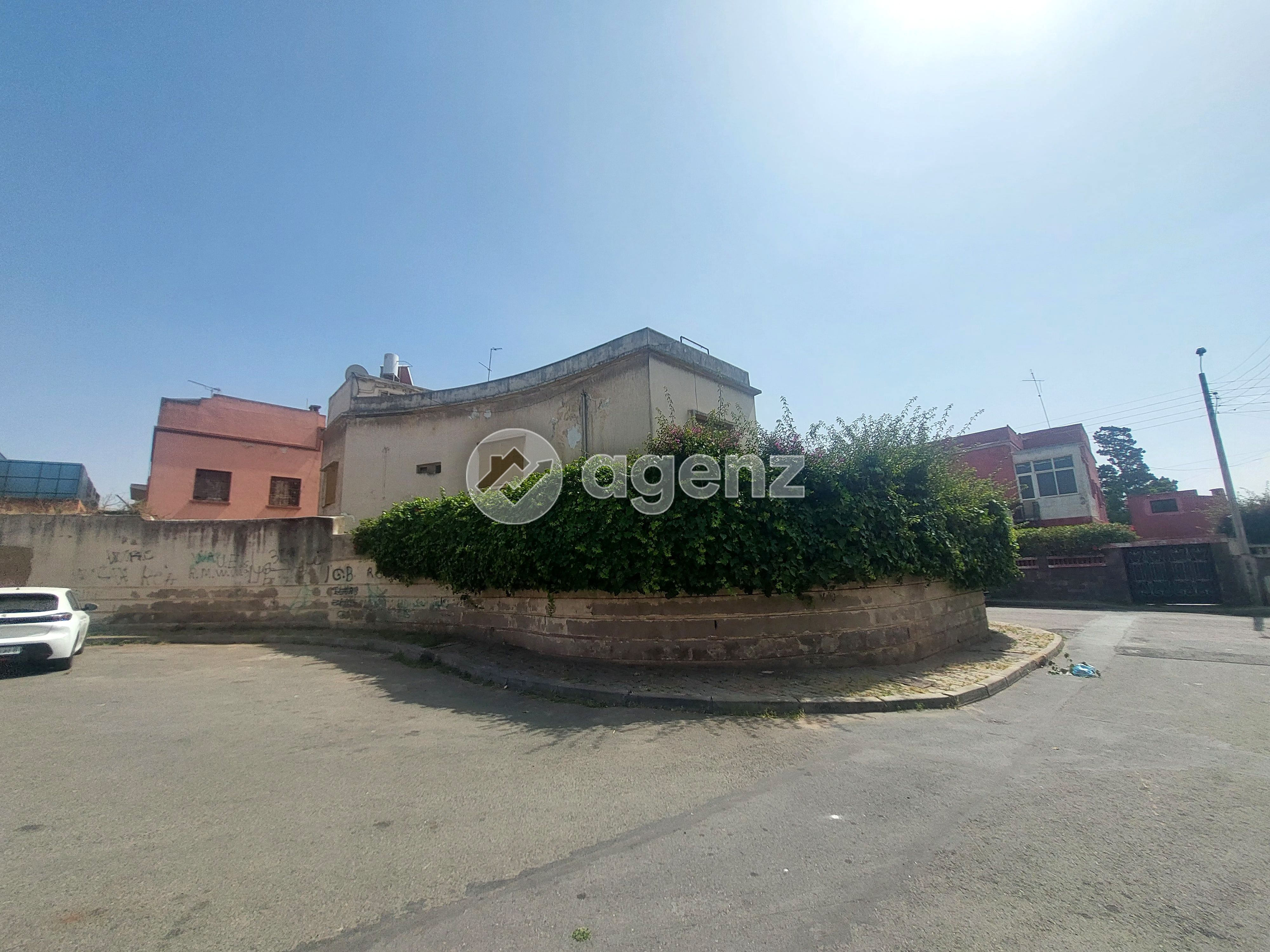 Villa à rénover ou à démolir – Opportunité rare au cœur de 2 Mars
