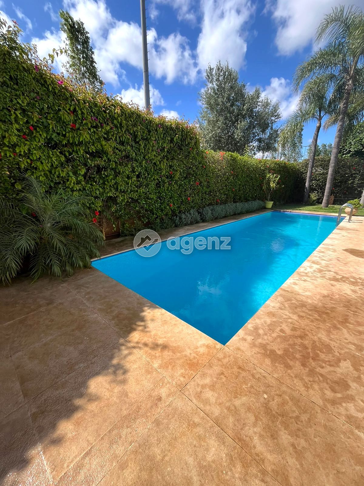 Moderne Villa de 5 chambres A louer à Harhoura