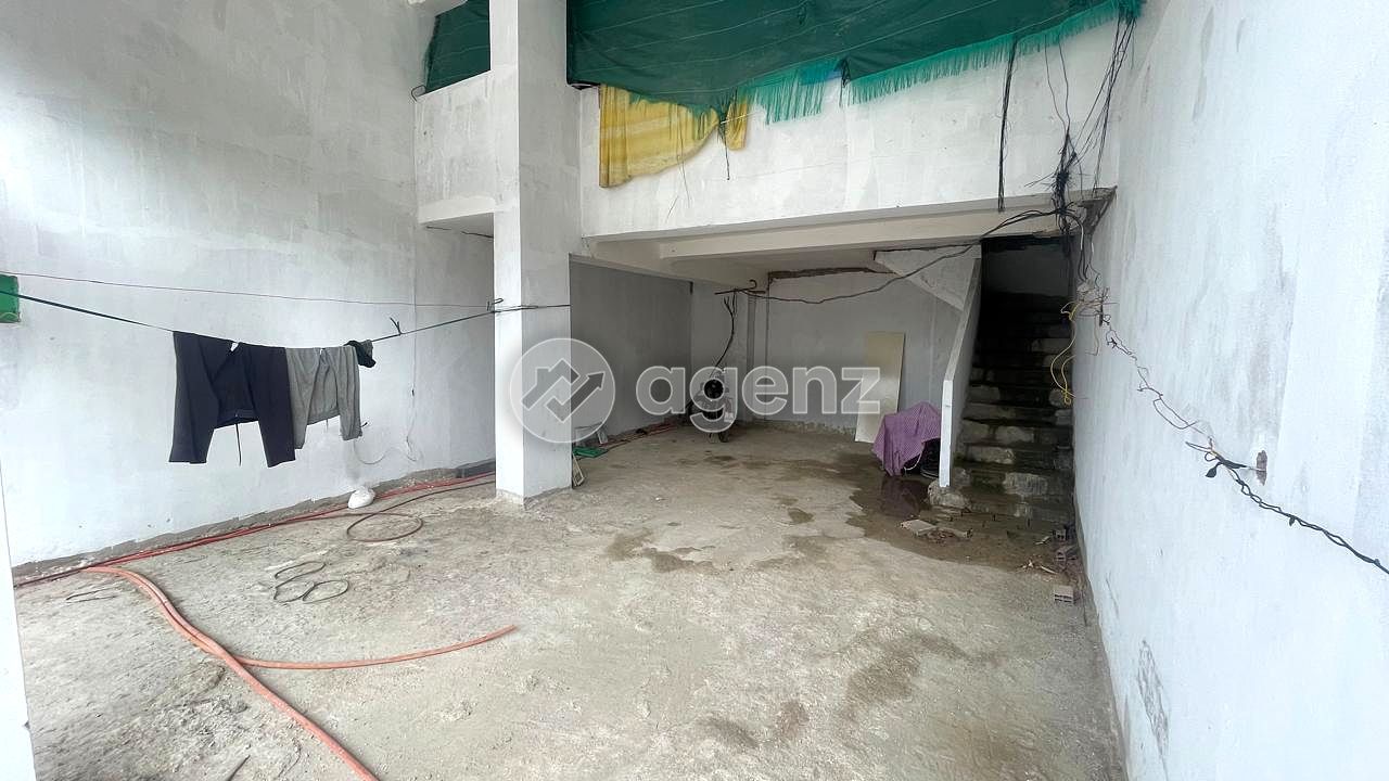 Commerce 70m² à vendre en Zone Industrielle Dar Bouazza