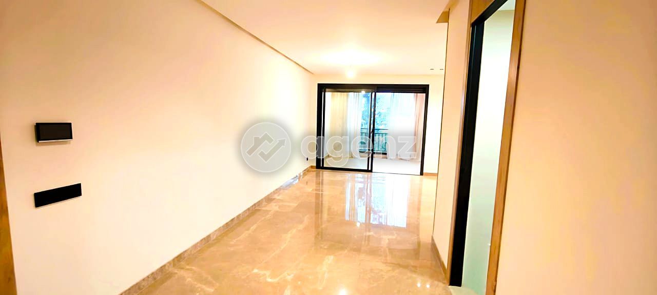 Prestigieux Appartement de 2 chambres et salon à louer à Souissi — 4