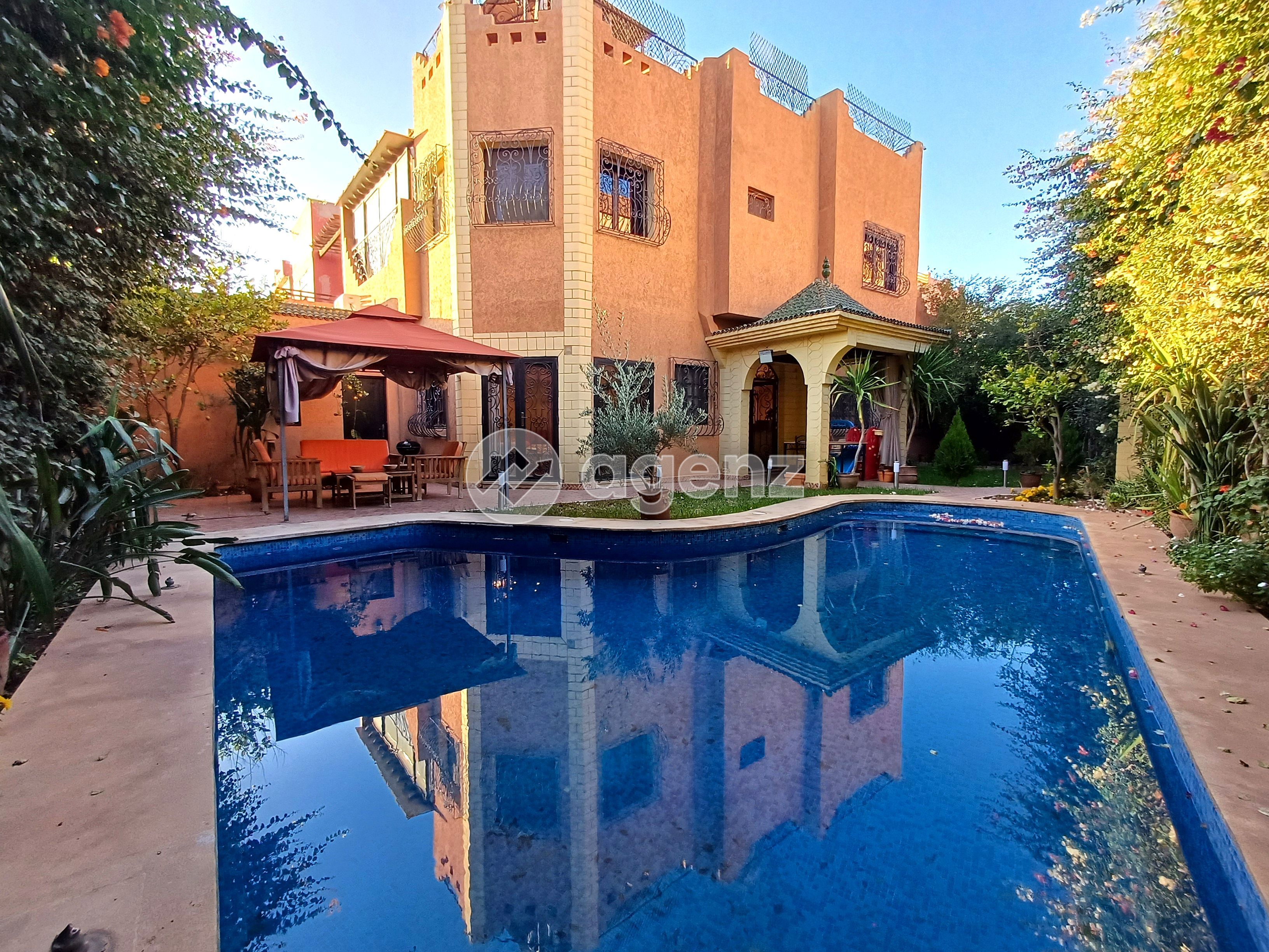 VILLA REFAITE À NEUF AVEC PISCINE — 2