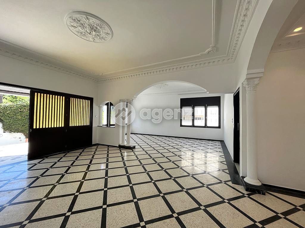 Charmant Villa de 6 chambres à louer à CIL — 3