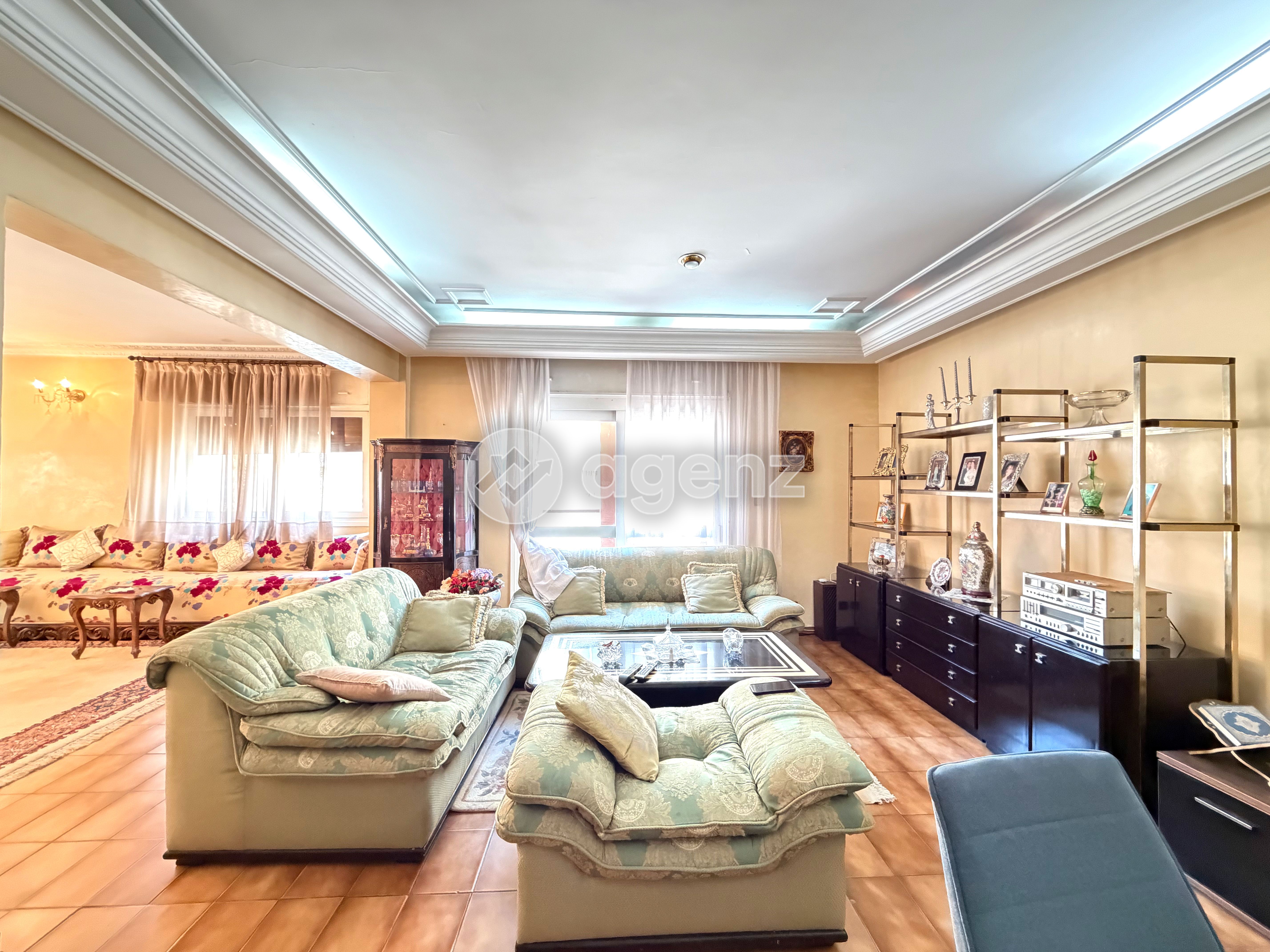 Appartement de 3 chambres à vendre à Benjdia, proche du bd de la liberté  — 3