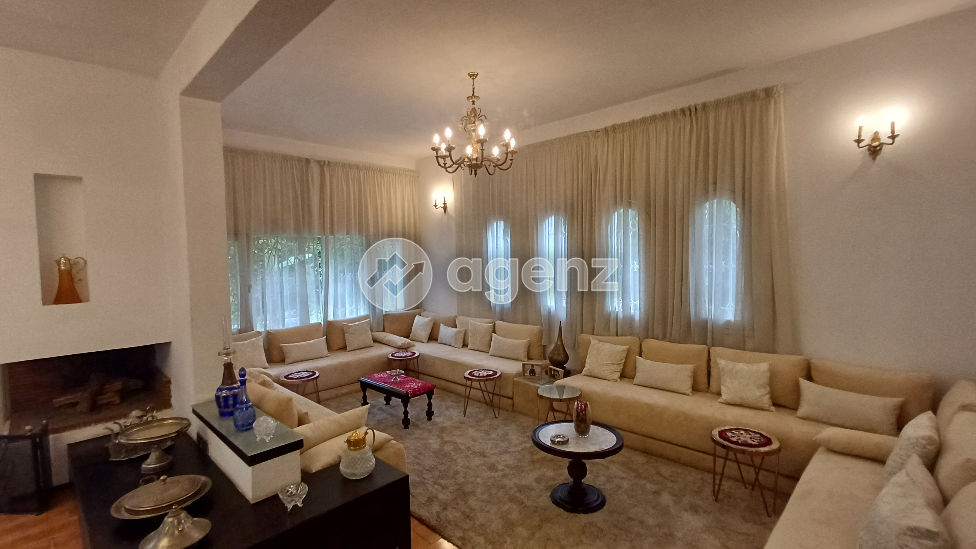 Villa avec piscine, espace et confort