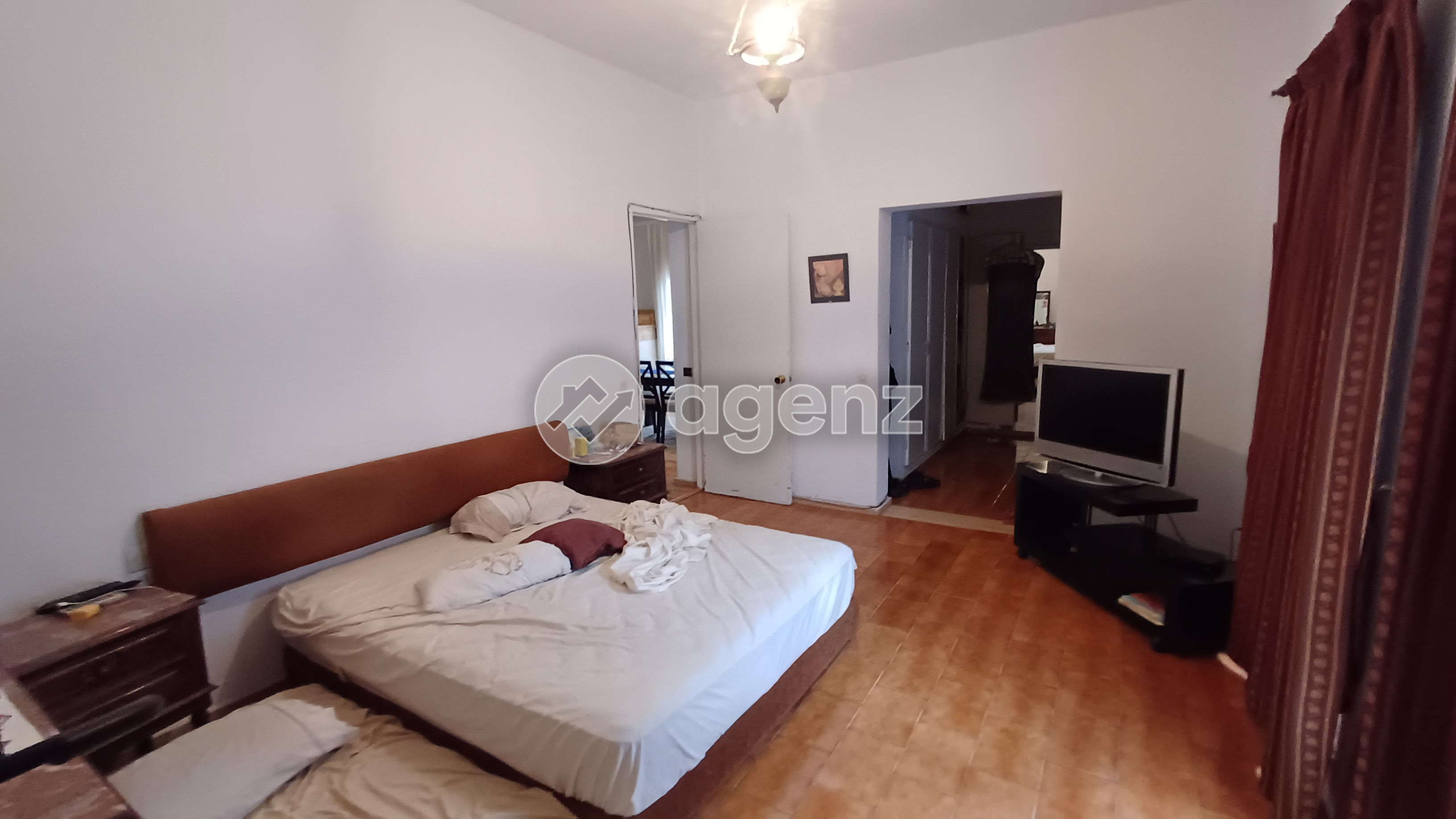 Villa avec piscine, espace et confort — 5