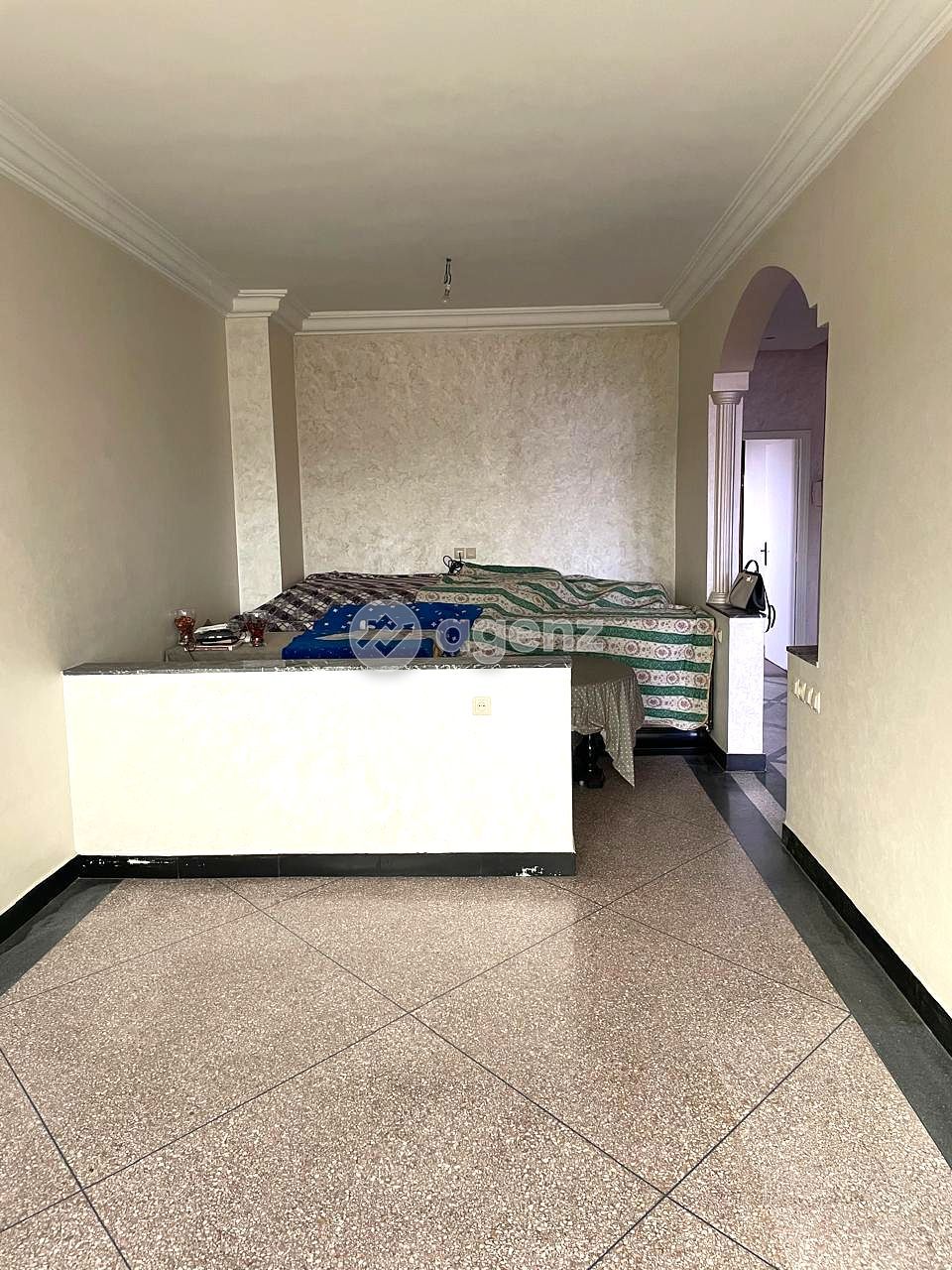 UN APPARTEMENT LUMINEUX ET SANS VIS-À-VIS