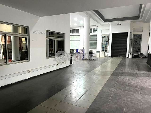 à saisir : 440m² grand local commercial plein blvd mohamed 6 — 5