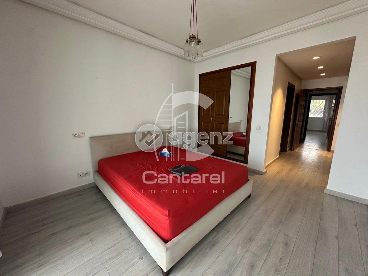 Appartement 201 m² f Autre — 2