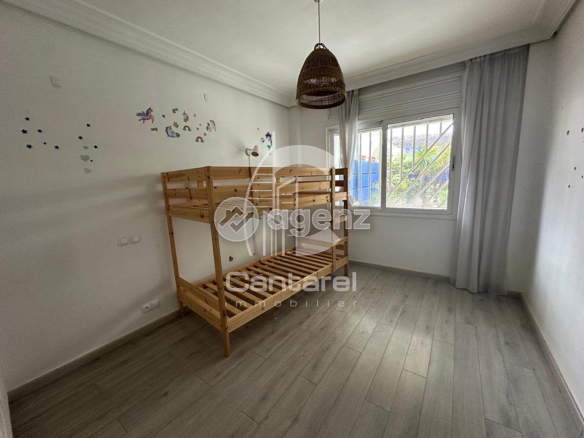 Appartement 201 m² f Autre — 4