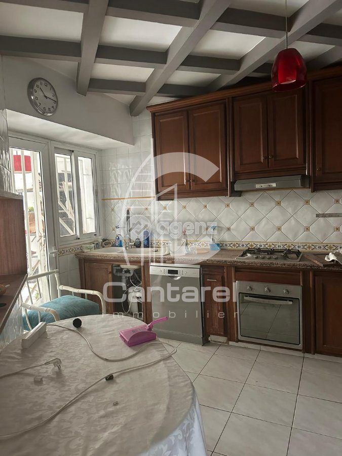 Appartement 201 m² f Autre — 5