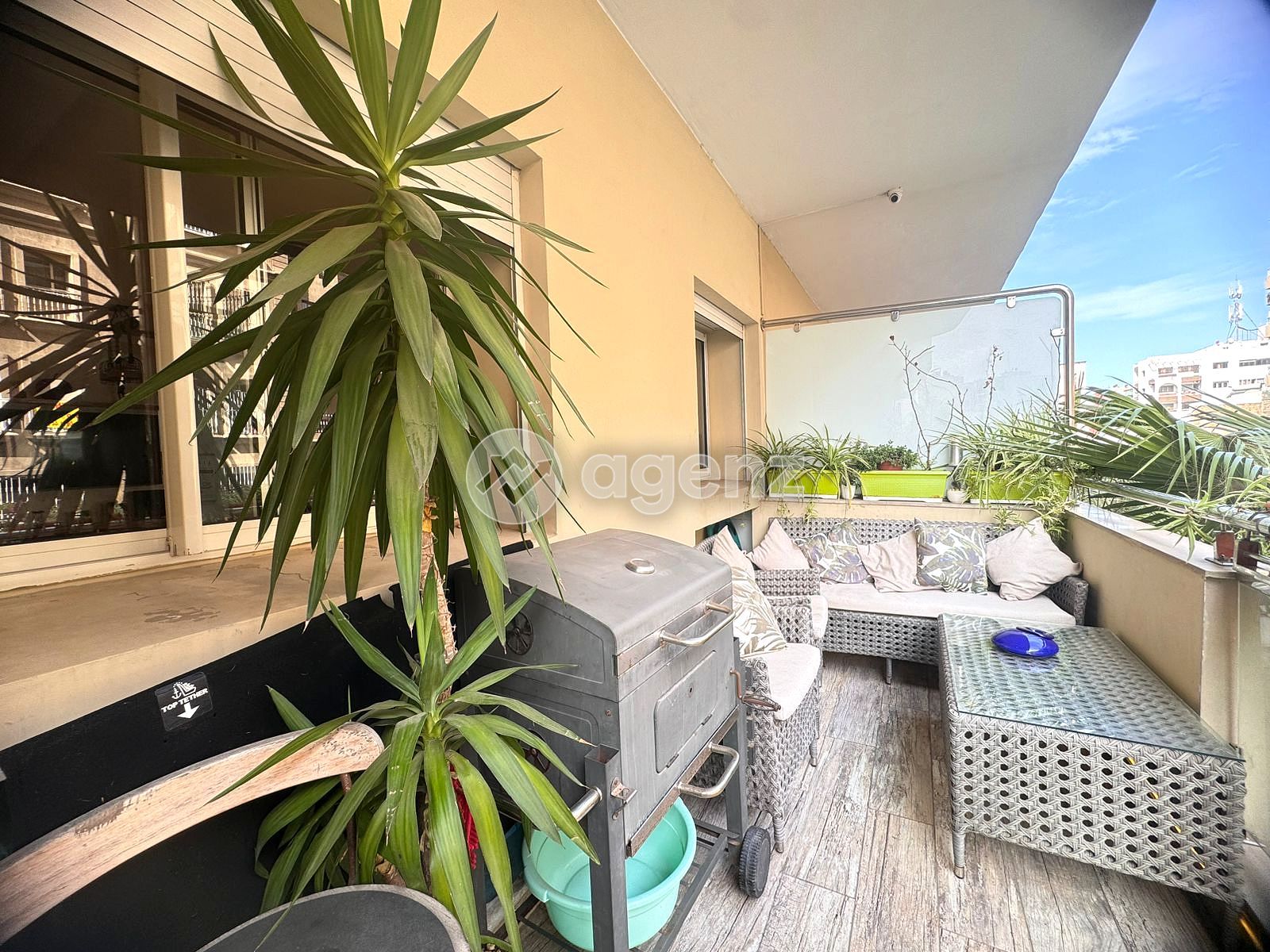 Appartement avec terrasse de 2 chambres meublé à louer à Palmier