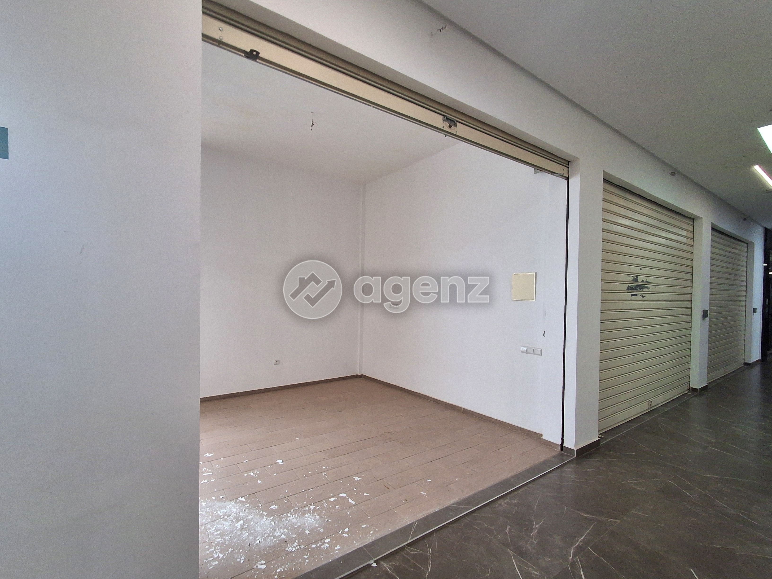 Commerce de 14 m² à Dar Bouazza - Tamaris