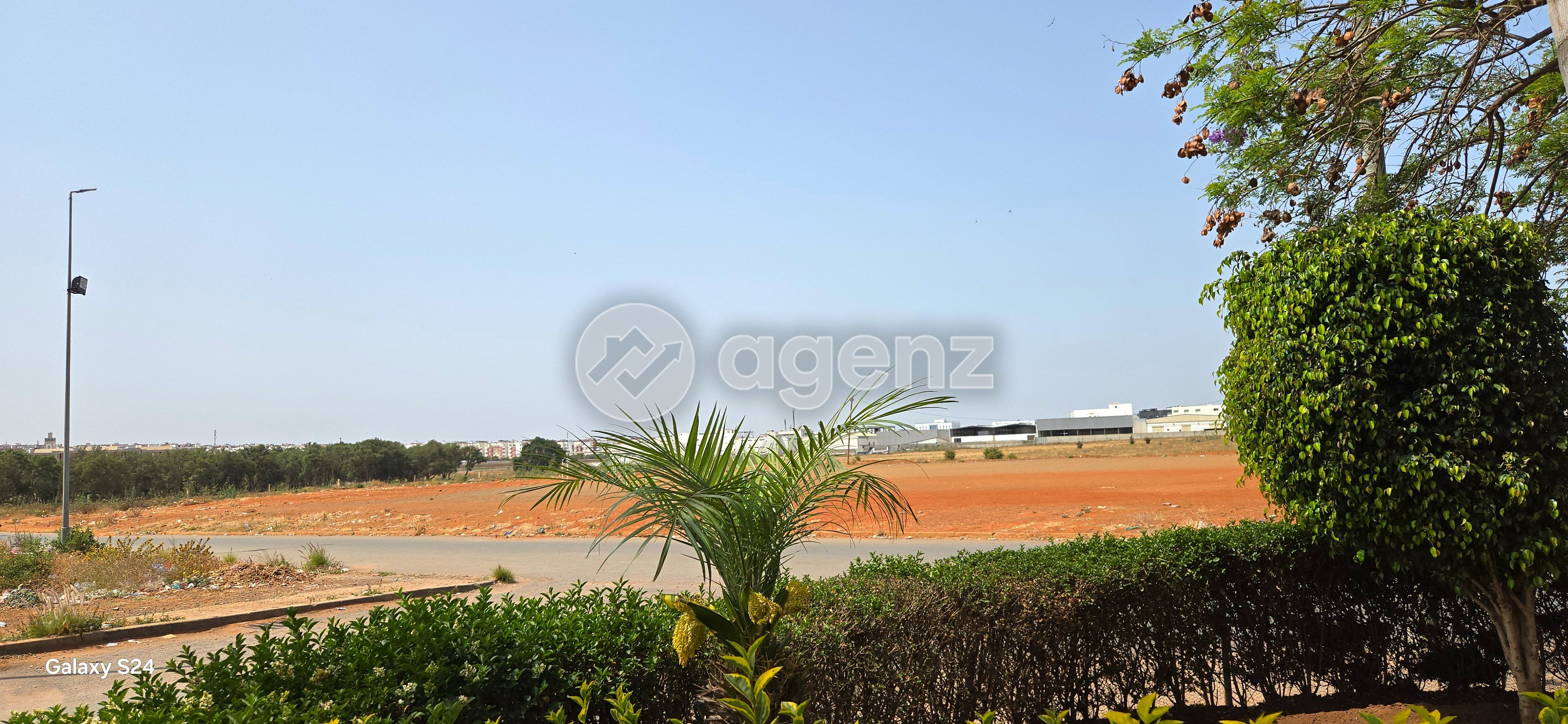 Terrain 349m zone Villa , 3 façades — 4