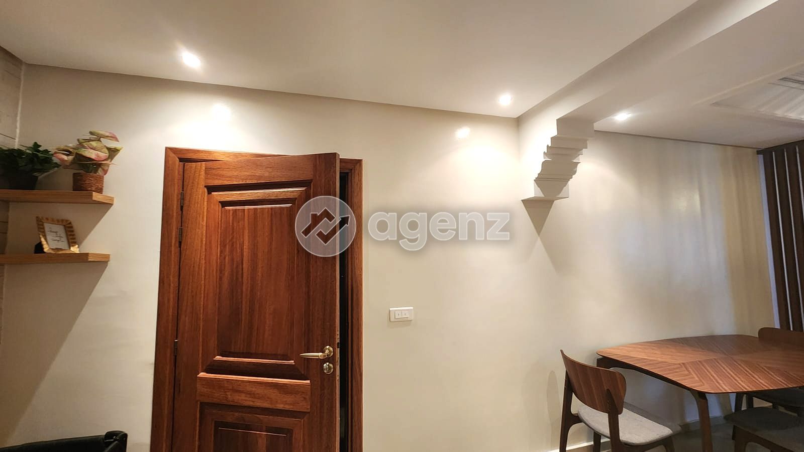 PROFITEZ D’UN INTÉRIEUR MODERNE ET ÉLÉGANT — 4
