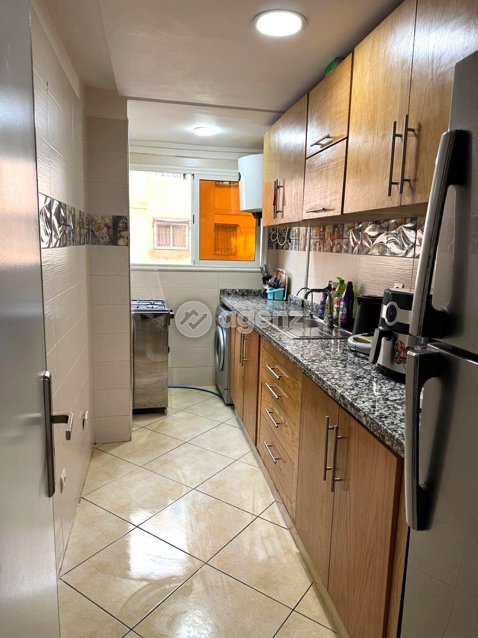 Authentique Appartement de 2 chambres  salon titre — 4