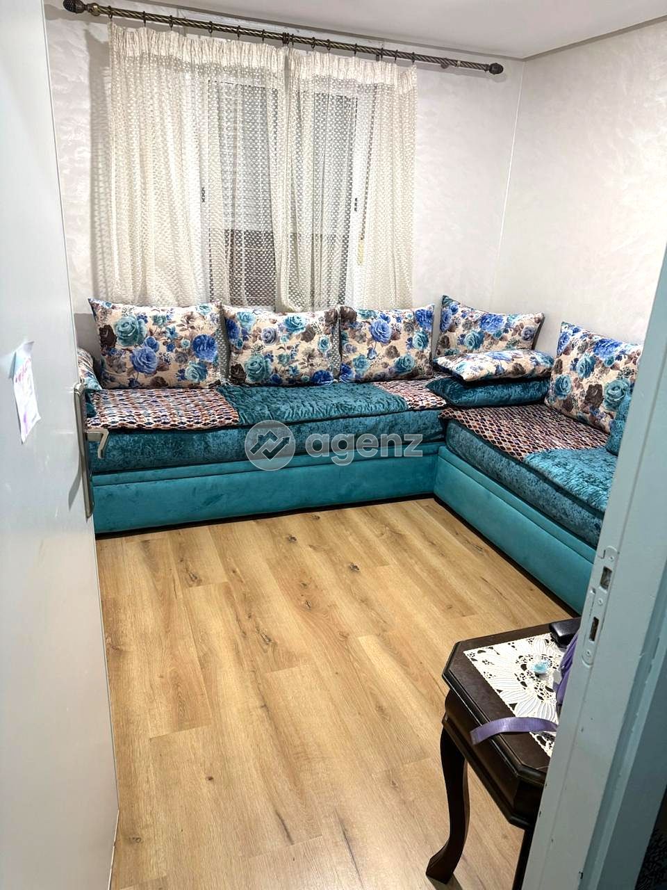 Authentique Appartement de 2 chambres  salon titre — 3