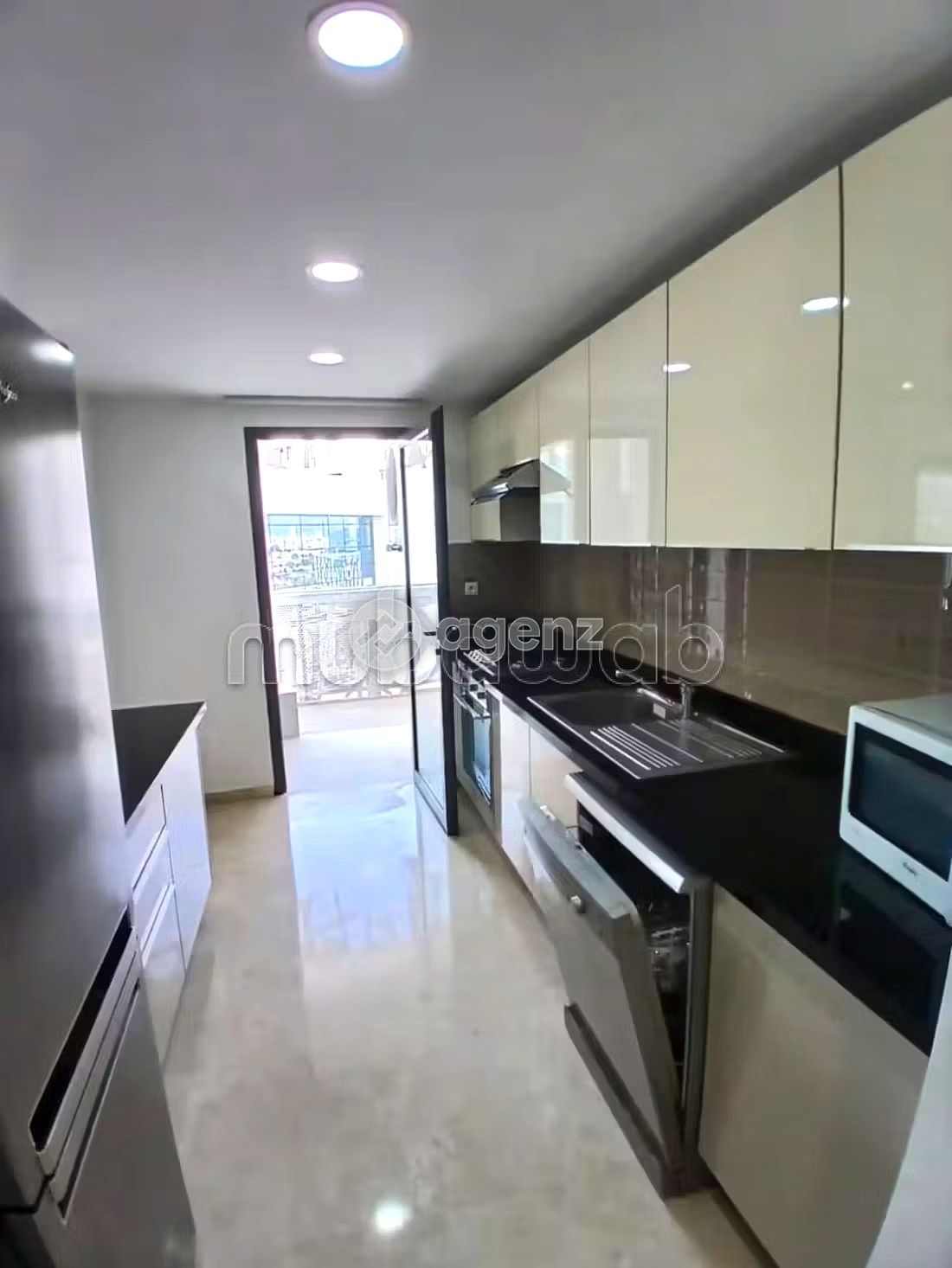 Élégant Appartement de 2 chambres à louer à Casablanca Finance City — 3
