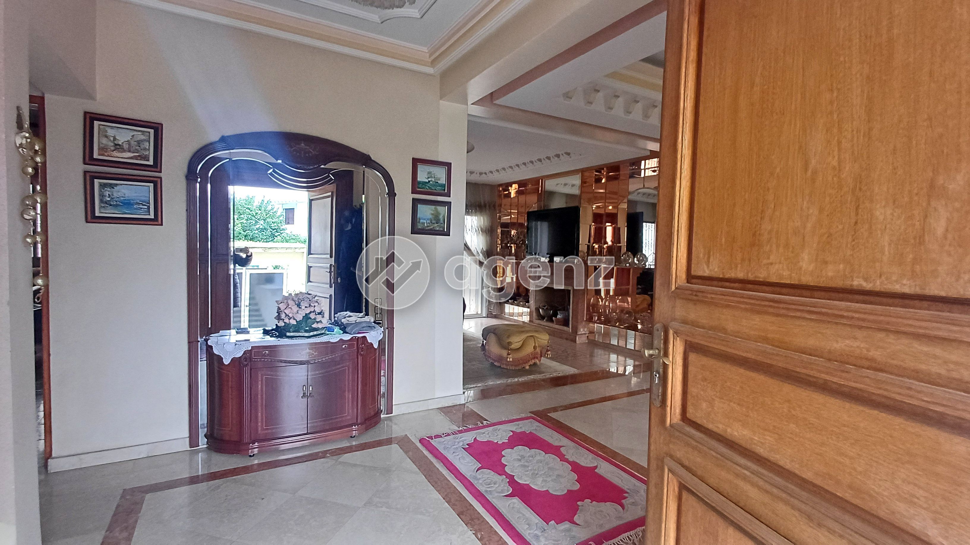  Villa meublée de 4 chambres à louer à Hay Riad