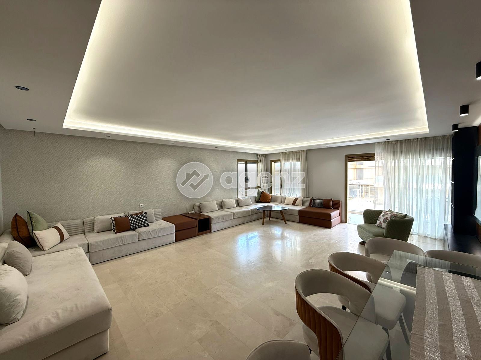 Moderne Appartement de 3 chambres à louer à caroussel — 3