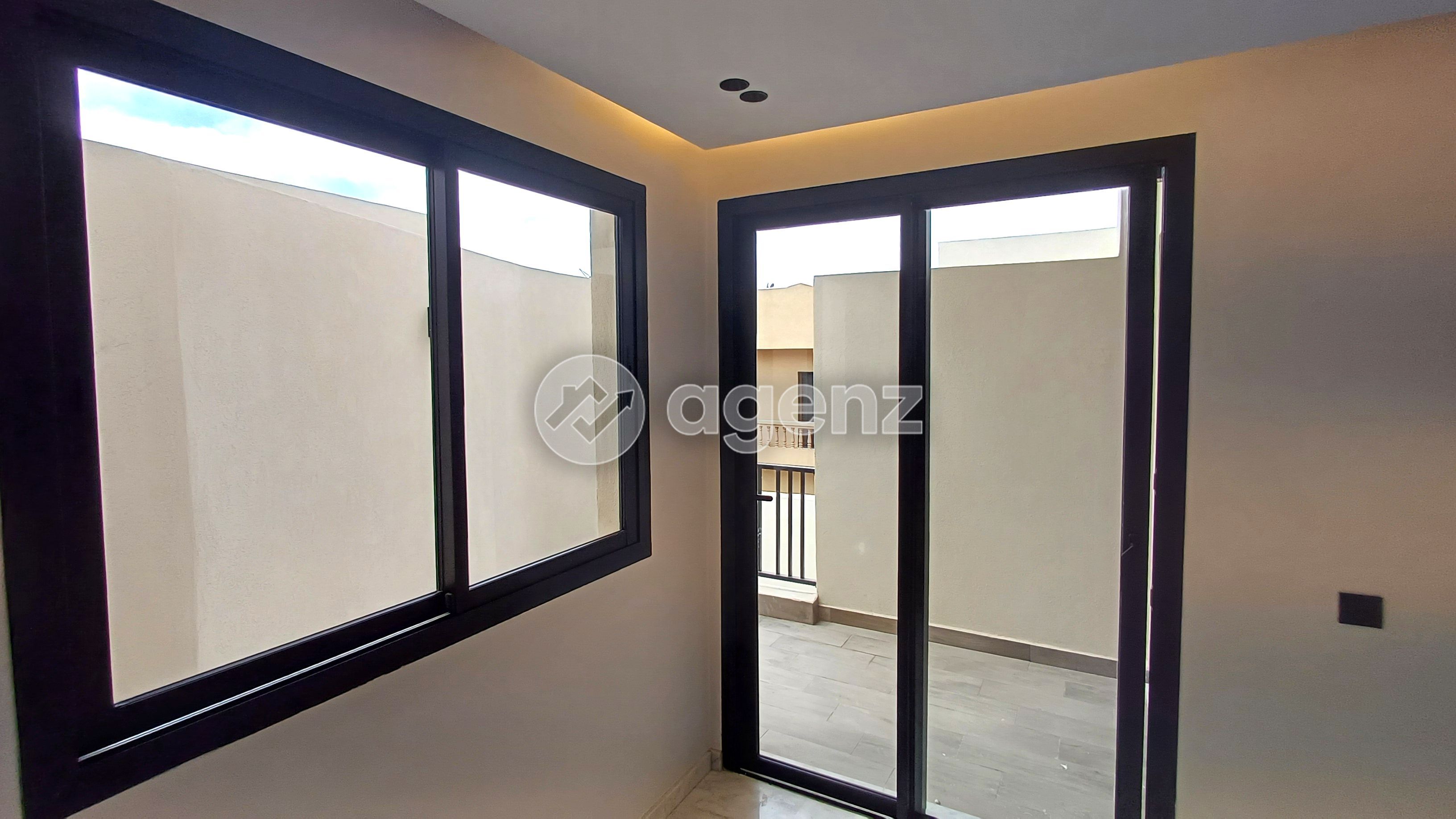 Appartement à vendre à Hermitage — 4